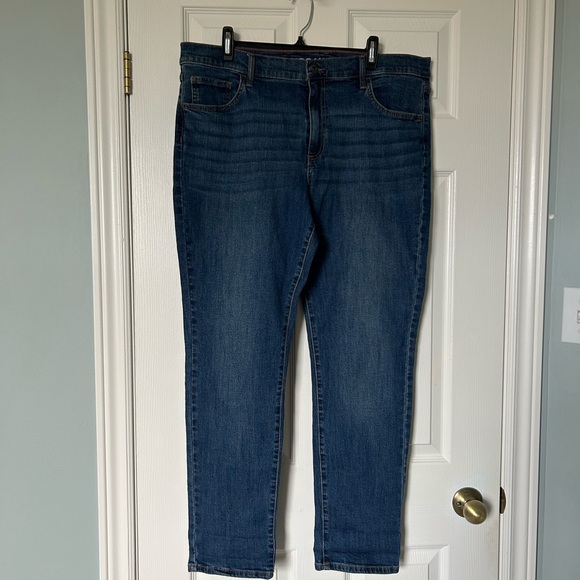 Eddie Bauer Denim - 🌸NWOT🌸 Eddie Bauer Boyfriend Mid-Rise Slim Jeans - Size 14